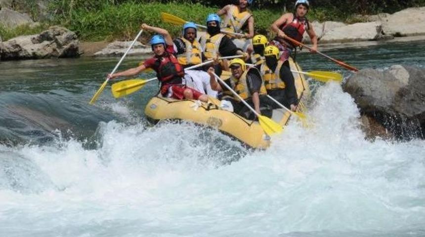 Fırtına Vadisi'nde Rafting Heyecanı