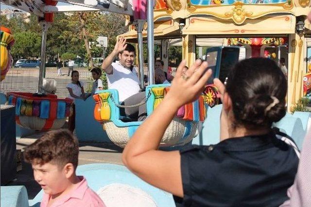 Çocuklar Bayramın Keyfini Lunaparkta Çıkarıyor