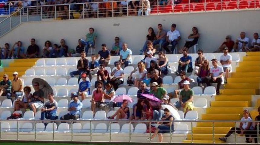 İzmir'de Marsel İlhan Elendi
