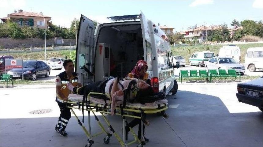 Kontrolden &Ccedil;ıkan Otomobil Takla Attı: 4 Yaralı