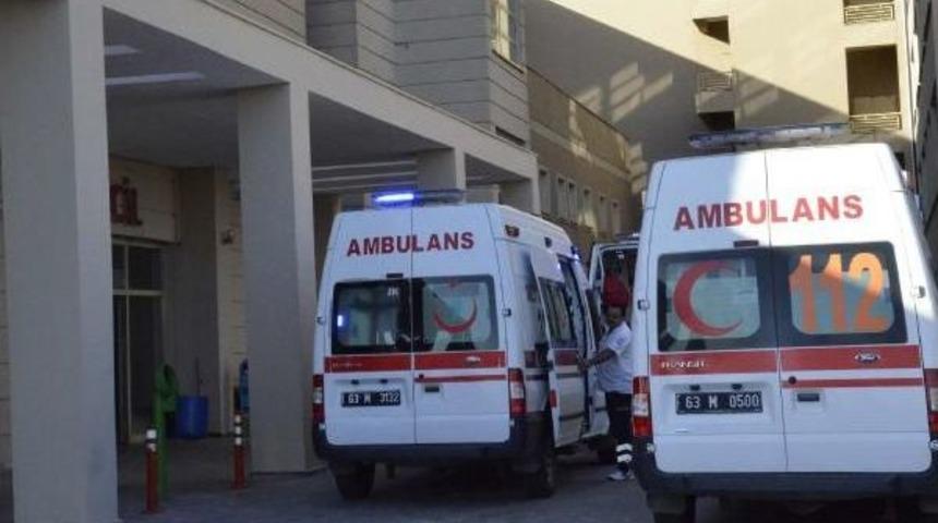 Siverek&rsquo;Te Minib&uuml;s Devrildi: 3 Yaralı