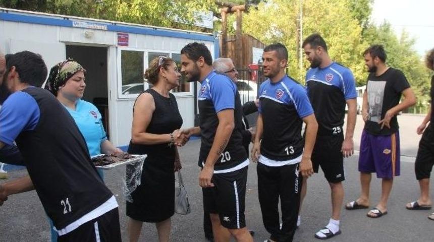 Karab&uuml;kspor&rsquo;da Bayramlaşma