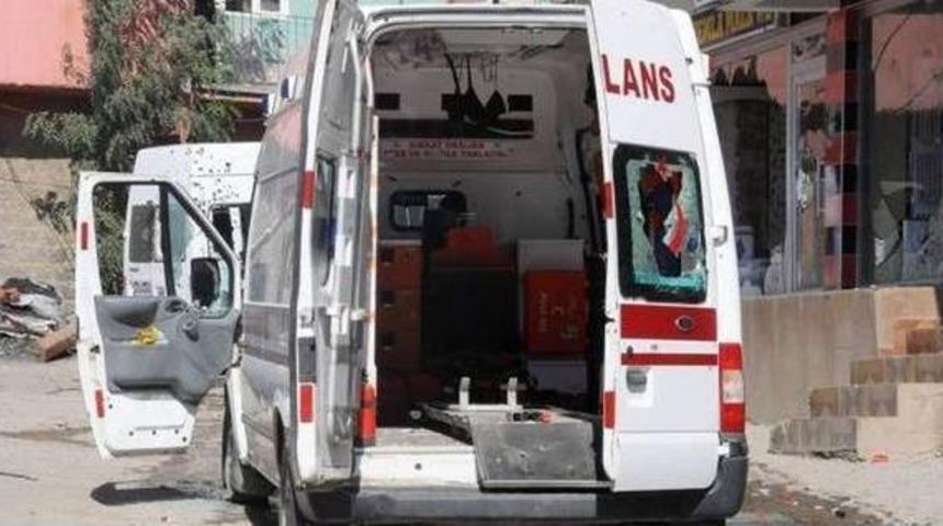 Ter&ouml;ristler Beyt&uuml;şşebap&rsquo;ta Ambulans Taradı, Şof&ouml;r Şehit Oldu
