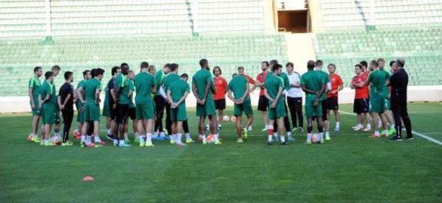 Bursaspor Atatürk Stadı'nda Çalıştı