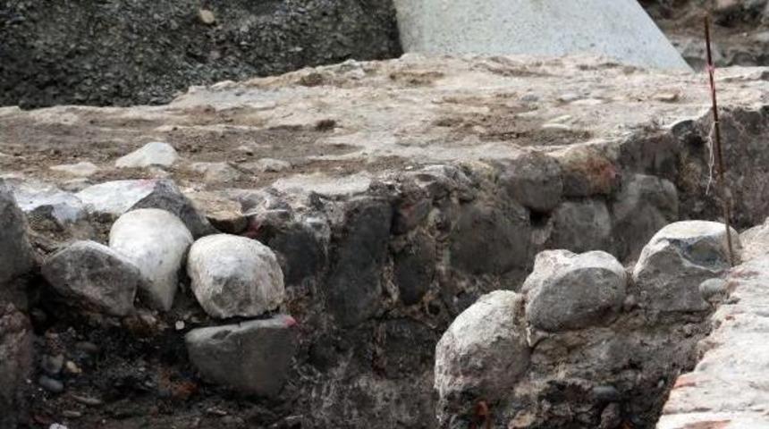 Evliya &Ccedil;elebi&rsquo;Nin 5 Bin Adımla Saydığı Tarihi Kale G&uuml;n Y&uuml;z&uuml;ne &Ccedil;ıkıyor