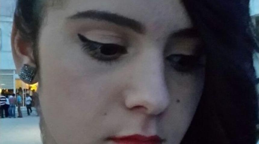 Otomobilin &Ccedil;ocuğa &Ccedil;arpma Anı Kamerada