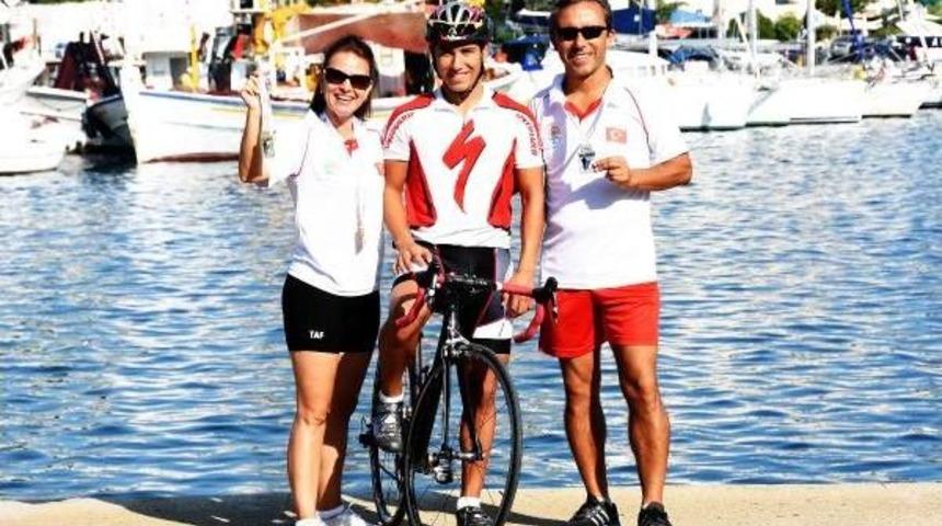 Ata Yahşi, Babası Ve Annesinin Izinde