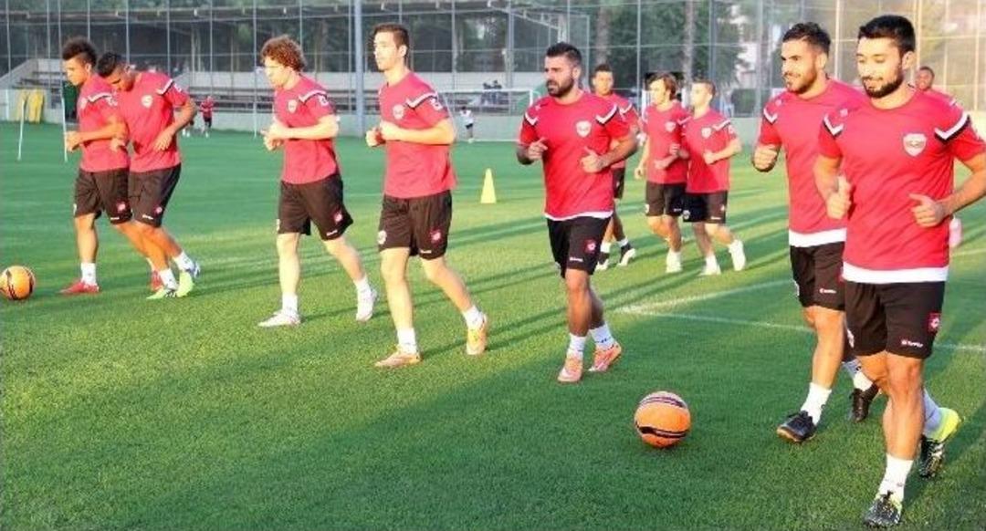 Adanaspor&rsquo;da Teknik Ekip Ve Futbolcular Bayramlaştı