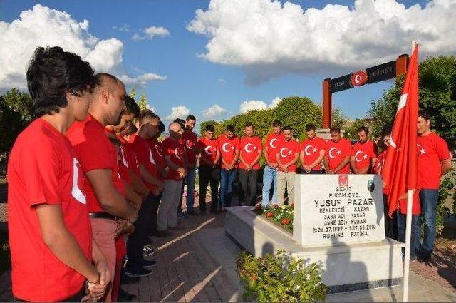 Kazanlı Gençlerden Örnek Bayramlaşma