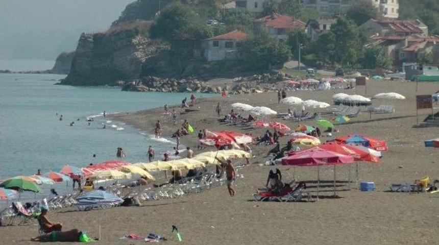 Batı Karadenizde Plajlar Kısmen Boşaldı