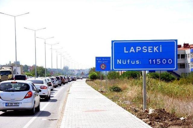 &Ccedil;anakkale Boğazı&rsquo;nda Ara&ccedil; Yoğunluğu 1