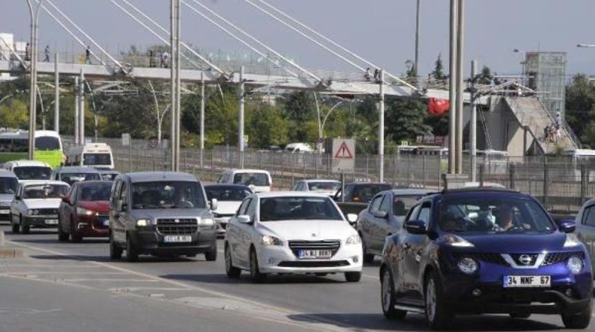 Bayram Tatili D&ouml;n&uuml;ş Trafiği Başladı