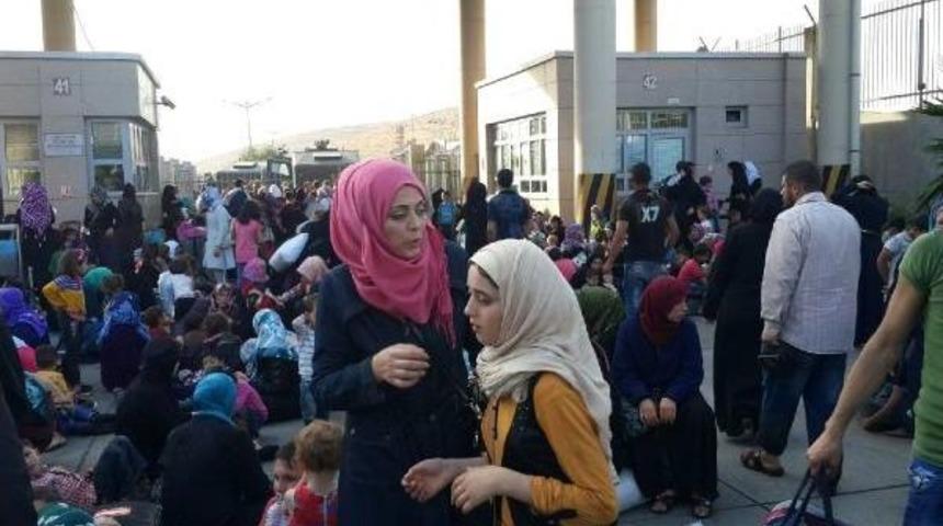 24 Bin Suriyeli Bayramlaşmak I&ccedil;in &Uuml;lkelerine Gitti