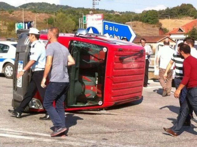 Kırmızı Işıkta Takla Atan Aracın Sürücüsü Yaralandı