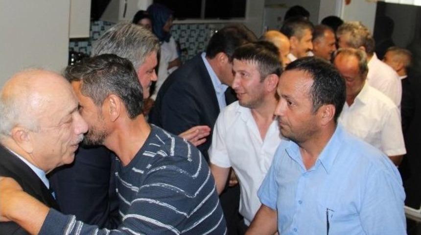 Ak Parti Milletvekili Adayları Partililerle Bayramlaştı