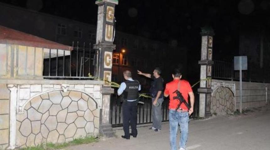 Giresun&rsquo;Un G&uuml;ce Il&ccedil;esinde Jandarmaya Taciz Ateşi: 4 Sivil Yaralı