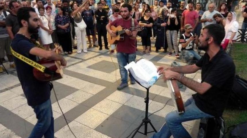 Sokak Sanat&ccedil;ıları Da, Izleyenler De Mutlu