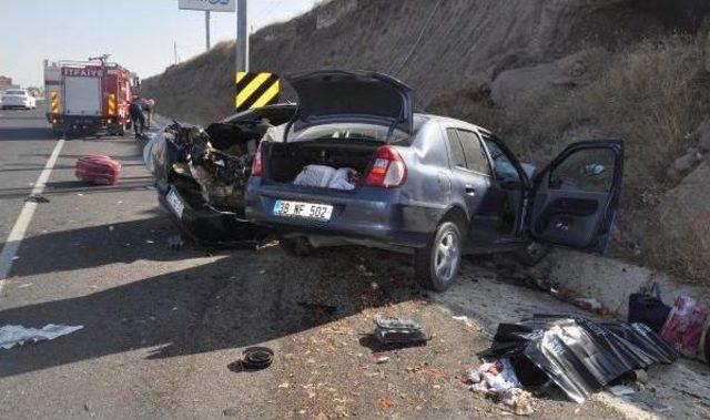 Kayseri'de Trafik Kazası: 2 Ölü, 7 Yaralı