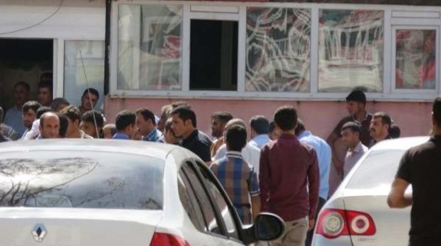 Ak&ccedil;akale'de Akraba Minib&uuml;s&ccedil;&uuml;lerin Yolcu Kavgası: 1 &Ouml;l&uuml;