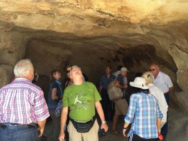 Araştırmacı- Yazar Erich Von Daniken, Nevşehir'de Yeni Keşfedilen Yeraltı Şehrinde