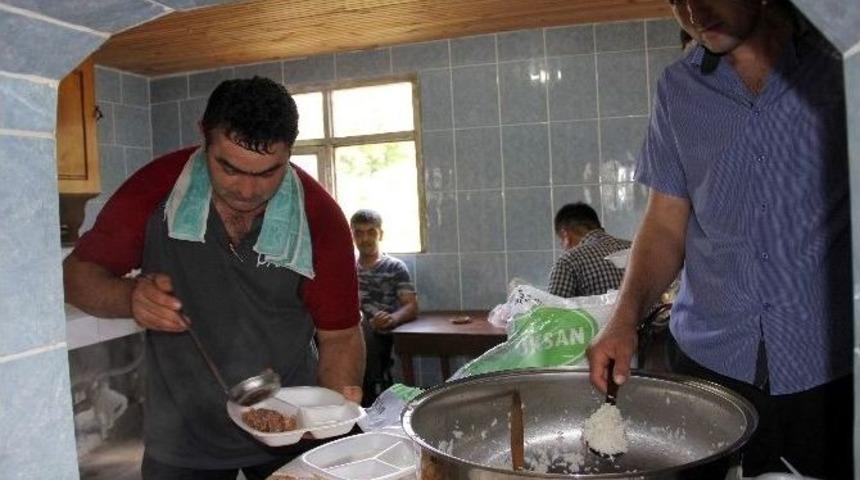 Doğanyurt&rsquo;ta 25 Yıllık Gelenek Yaşatılıyor