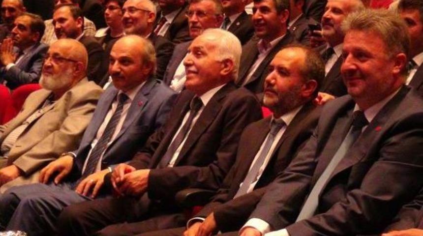 Kamalak'tan Ak Parti'ye Se&ccedil;im Şarkısı &Ouml;nerisi: "besmele Ile Değil, Fatiha Ile Başlasınlar"