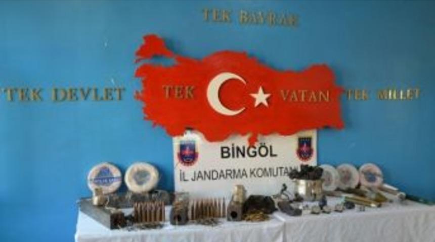 Pkk&rsquo;ya Ait Sığınak Ve M&uuml;himmatlar İmha Edildi