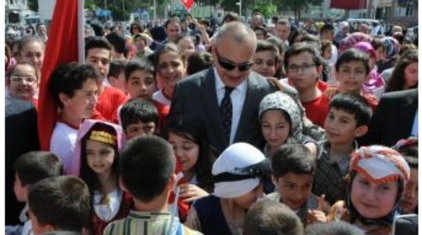 Başkan Erg&uuml;n Yeni Eğitim Yılını Kutladı