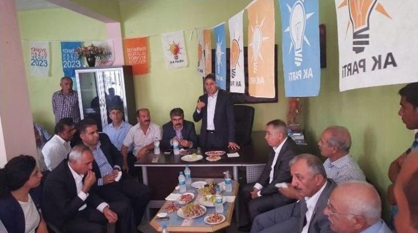 Ak Parti Heyeti Tut İl&ccedil;e Teşkilatıyla Bayramlaştı