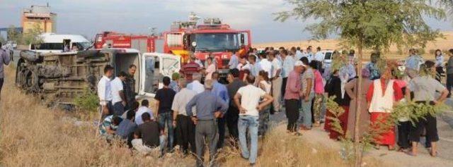 Gaziantep'te Minibüs Devrildi: 3 Ölü, 5 Yaralı (2)