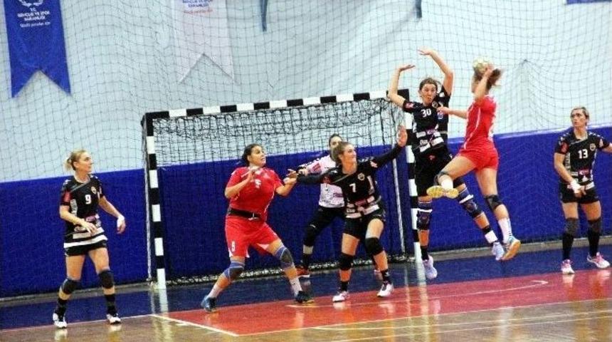 T&uuml;rkiye Hentbol Bayanlar S&uuml;per Ligi