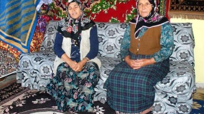 Kayıp Hacıların Ailelerinin Endişeli Bekleyişi S&uuml;r&uuml;yor