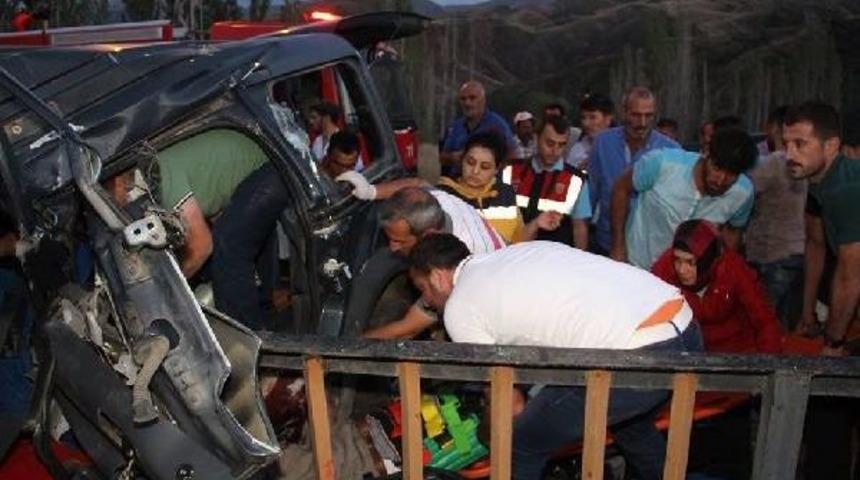 Ambulansın Peşinden &Ouml;l&uuml;me Gittiler