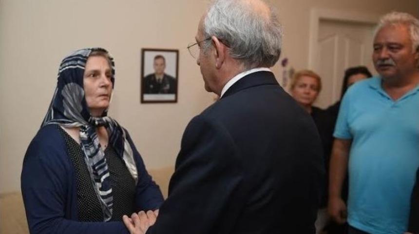 Chp Lideri Kılı&ccedil;daroğlu, Şehit Binbaşı G&uuml;zel&rsquo;in Ailesini Ziyaret Etti