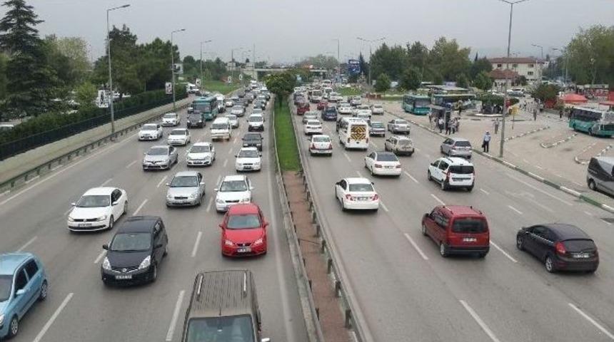 Bursa&rsquo;da Trafikte "ilk G&uuml;n" &Ccedil;ilesi Yaşandı