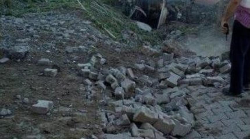 Tatvan&rsquo;da Askeri Araca Bombalı Saldırı