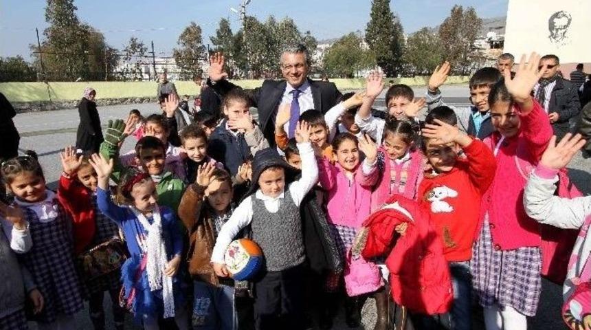 Karşıyaka&rsquo;nın Okulları Yenilendi