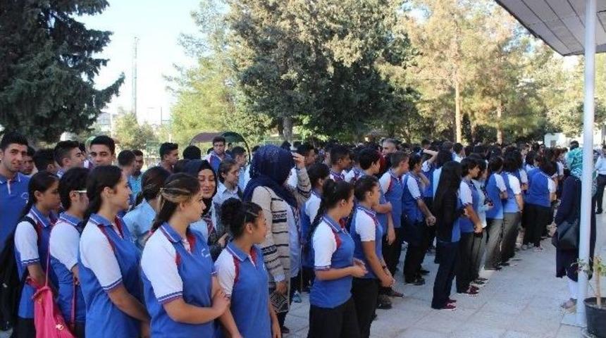 &Ouml;ğrenciler Ders Başı Yaptı