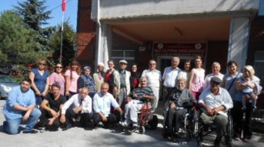 Y&ouml;r&uuml;klerden Eskişehir Huzurevi&rsquo;ne Bayram Ziyareti