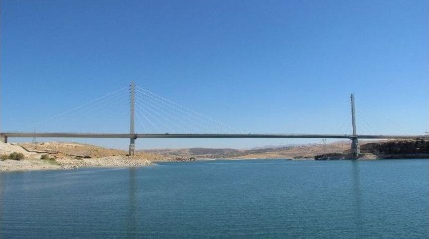 T&uuml;rkiye&rsquo;nin 4. B&uuml;y&uuml;k Asma K&ouml;pr&uuml;s&uuml; Tamamlanmak &Uuml;zere