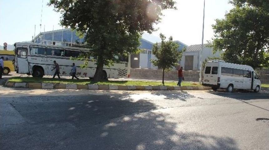 Kayseri Osb&rsquo;de Trafik Kazası: 16 Yaralı