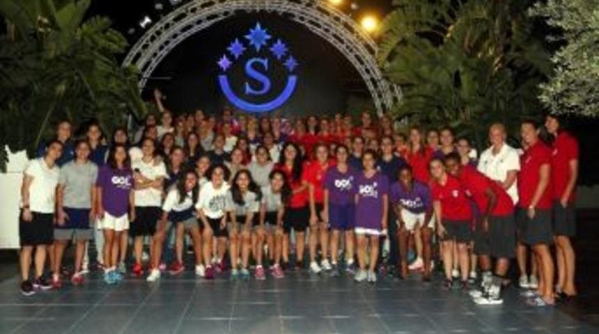 Anadolujet Botaş Cup Takımları Akşam Yemeğinde Buluştu