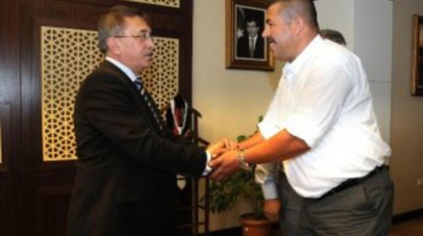 Pursaklar Belediyesi&rsquo;nde Bayramlaşma Mesaisi