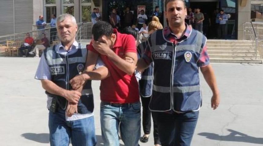 Kızına Fuhuş Yaptıran Anne Ile Sevgilisi G&ouml;zaltında