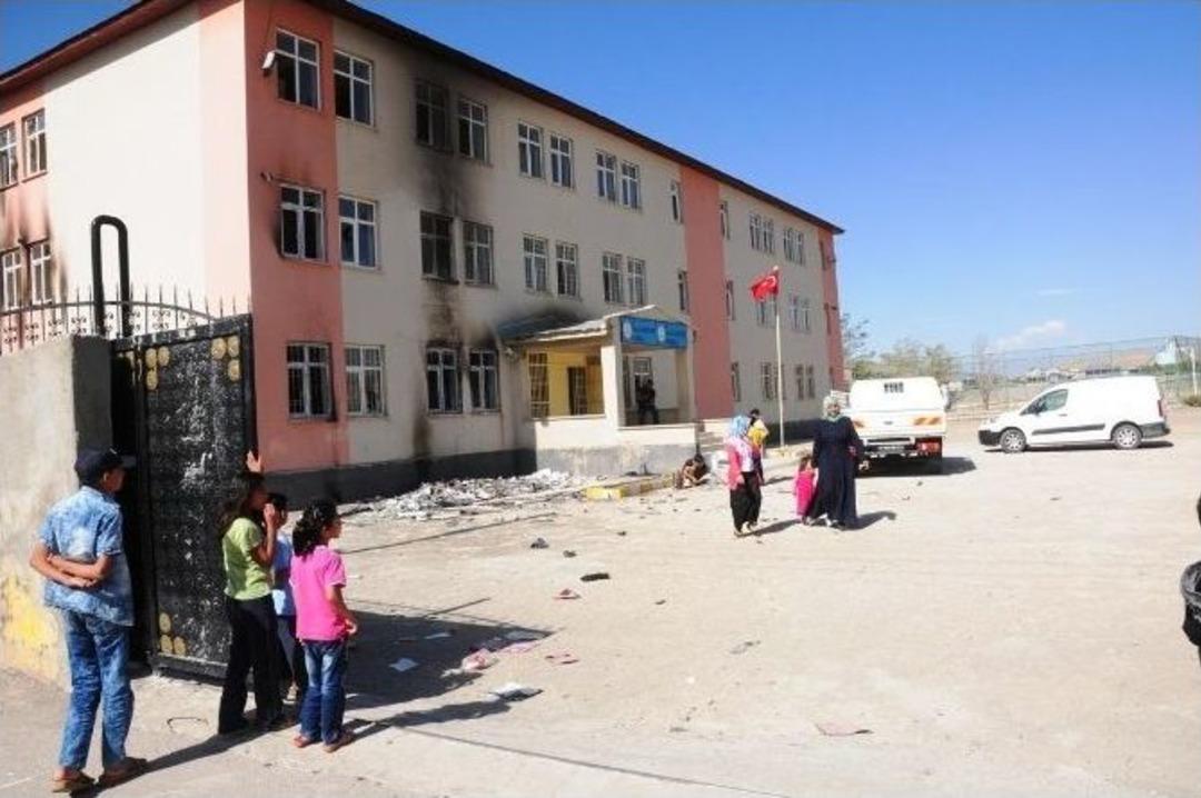 Van&rsquo;da Yakılan Okulda Ders Zili &Ccedil;almadı