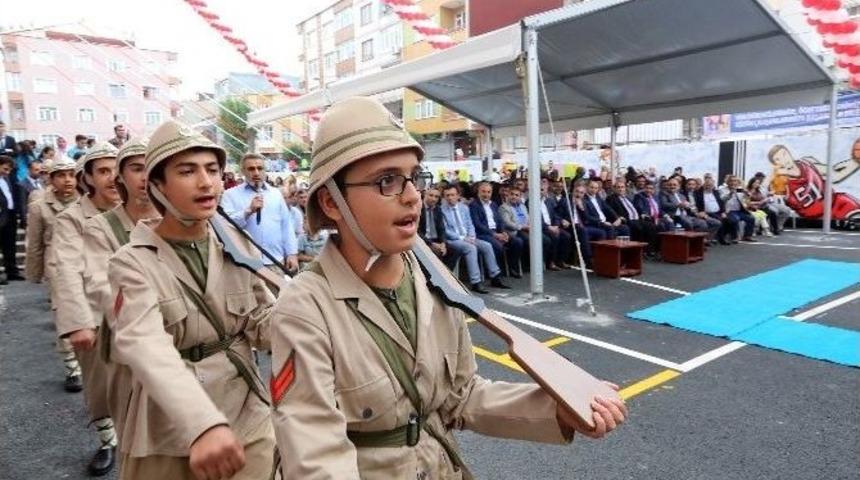 Esenler&rsquo;de Eğitime Coşkulu A&ccedil;ılış