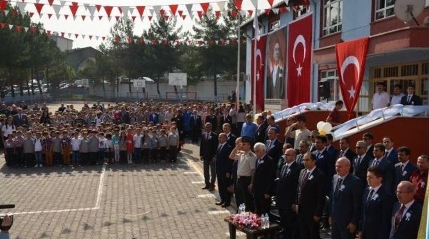 İlk Ders Zili &Ccedil;aldı