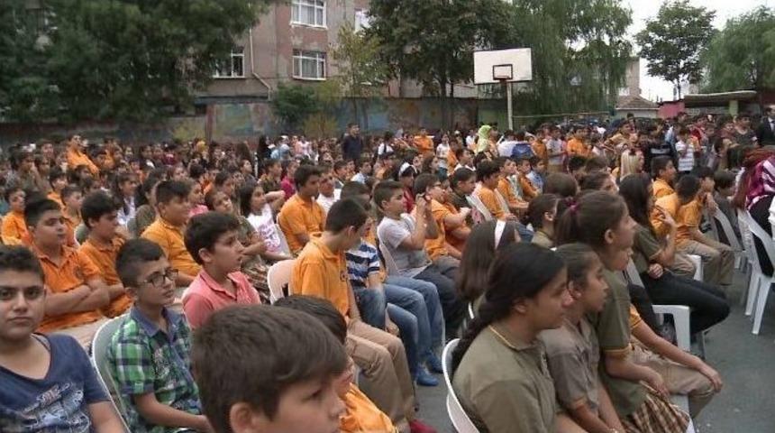 Başkan Demircan İlk Ders Zilini Piyalepaşa Ortaokolu&rsquo;nda &Ccedil;aldı