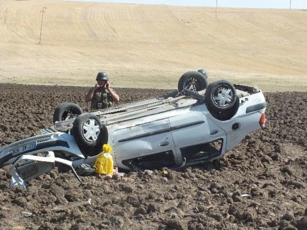 Otomobil Takla Attı: 4 &Ouml;l&uuml;, 3 Yaralı