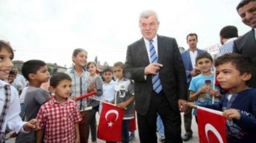 Başkan Karaosmanoğlu, Yeni Eğitim &Ouml;ğretim Yılı A&ccedil;ılış Programına Katıldı